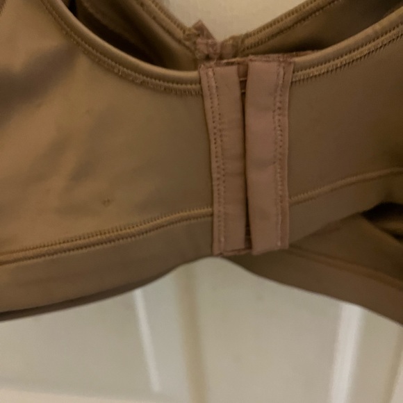 New Bra by Bali - Picture 4 of 9